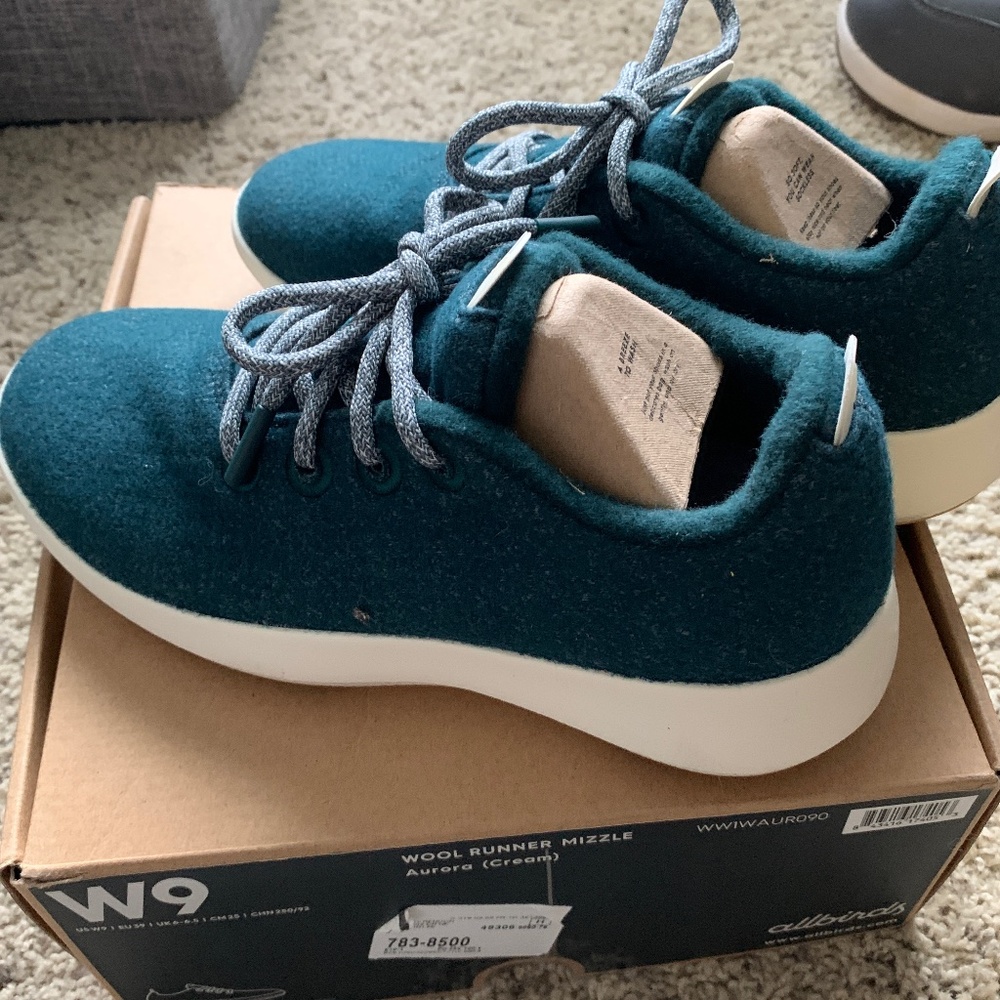 Allbirds  new in box wool runner mizzle  - aurora/cream Size 9